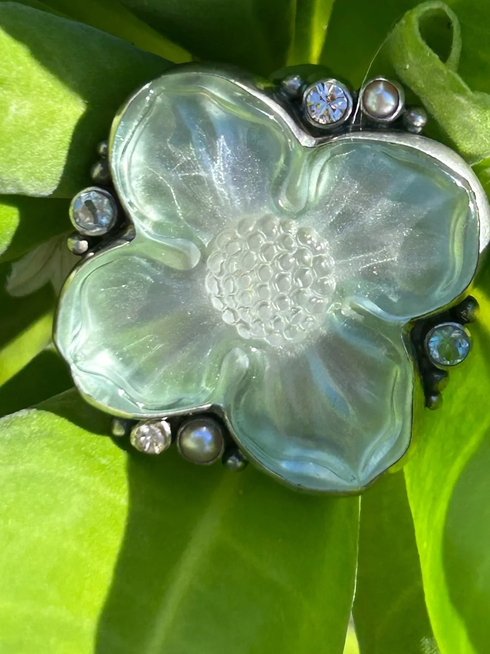 Mars & Valentine sterling silver Dogwood flower frosted green glass crystal ring